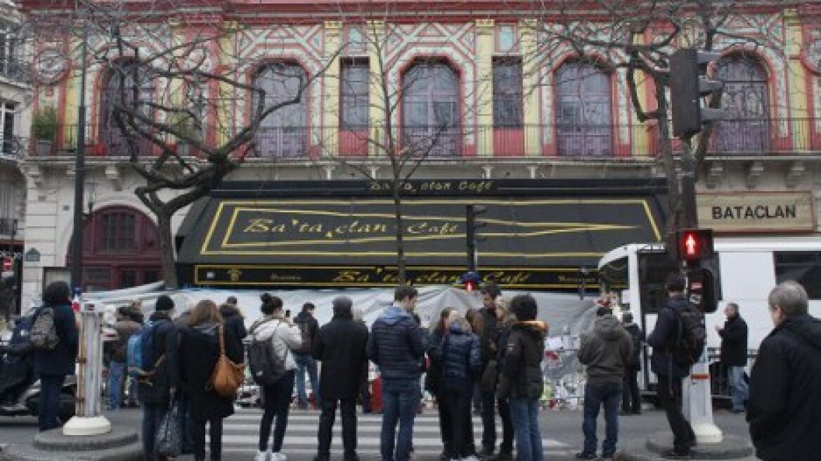 Παρίσι: Οι επιζώντες της τρομοκρατικής επίθεσης επέστρεψαν στο Μπατακλάν
